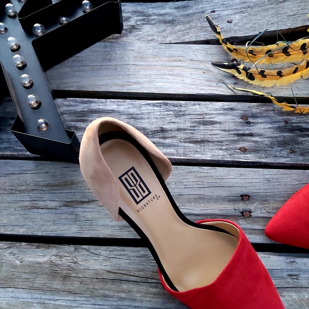 Signature Heels 👠 - Picture 2 of 7